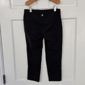 Athleta Black Cropped Leggings
